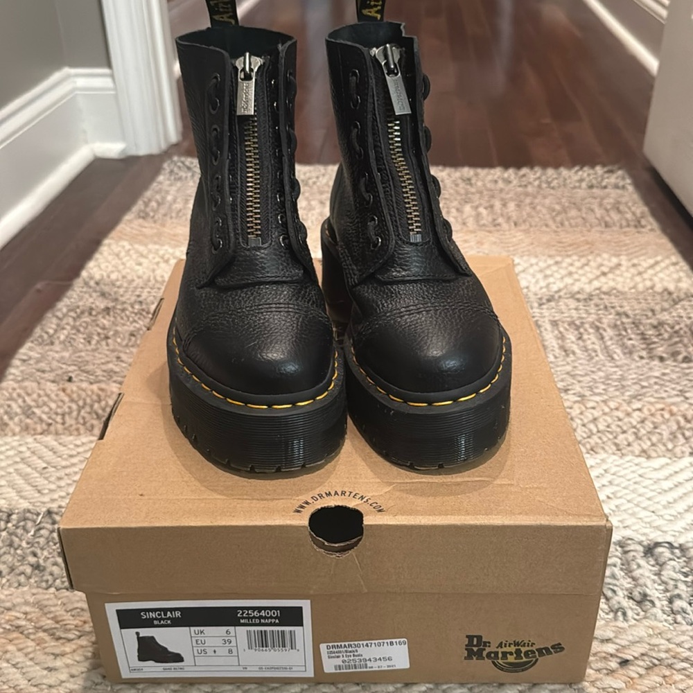 Dr. Martens Sinclair 8 eye  boots black milled nappa size 8